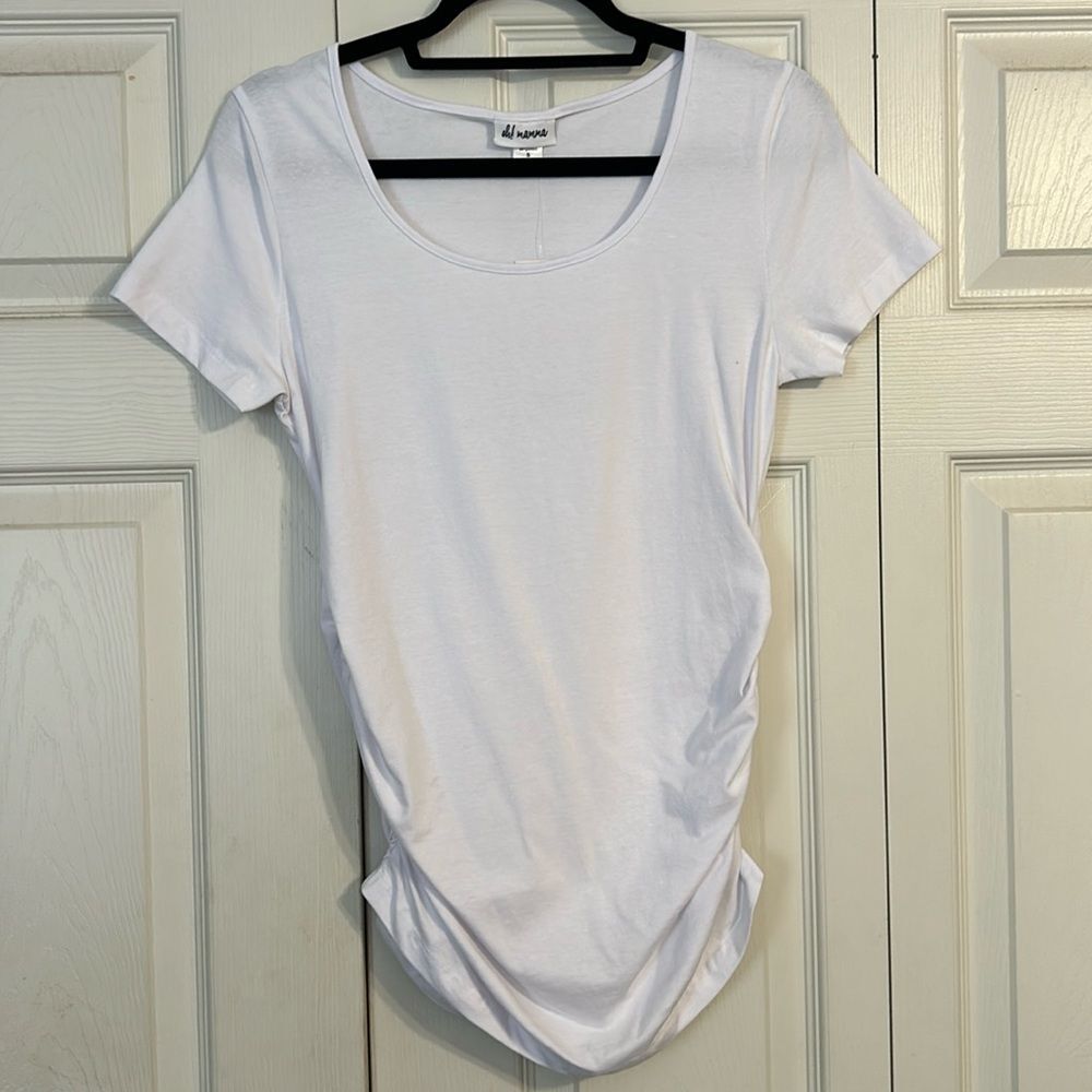 OH MAMMA Size Small White Maternity T-Shirt Crewneck NWT Stretch Postpartum